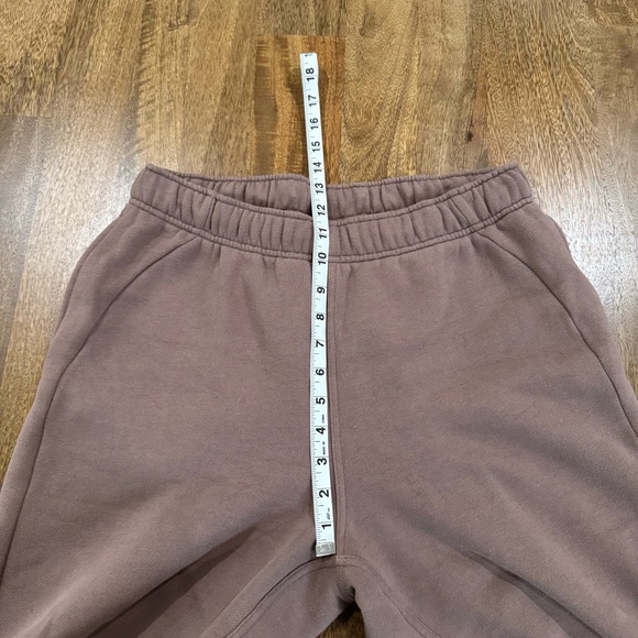 Lululemon Scuba Mid-Rise Oversized Jogger - Taupetastic - Picture 9 of 11